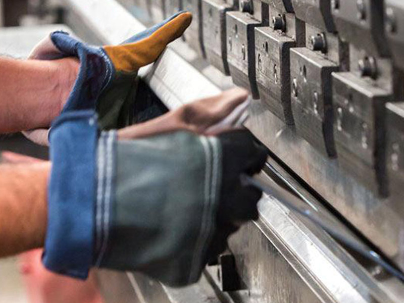 Officina stampaggio e lavorazione lamiere